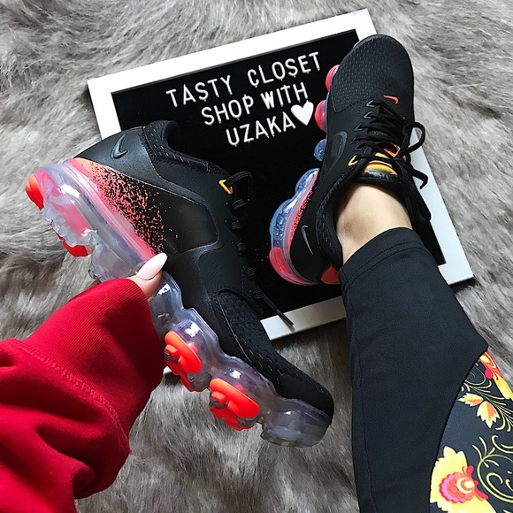 Nike Shoes - Nike air vapormax sneakers